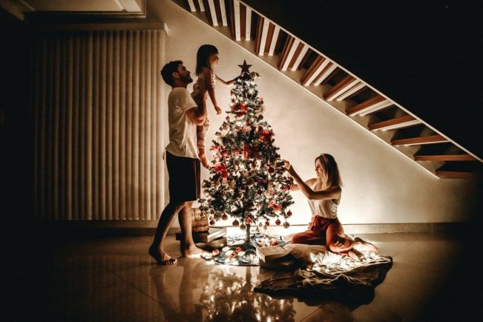 Ilustračný obrázok k článku Prieskum odkryl krutú pravdu: Počas Vianoc sa budú NAJMENEJ obmedzovať nezaočkovaní!