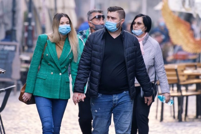 Ilustračný obrázok k článku VAROVANIE pre Európu od WHO: Pribúdajú prípady covidu a chrípky, nie je čas na ODDYCH!