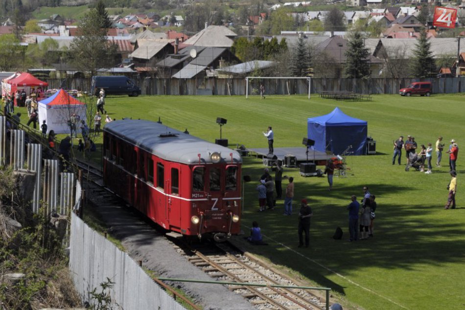 Čiernohronská železnička sa premáva po ihrisku